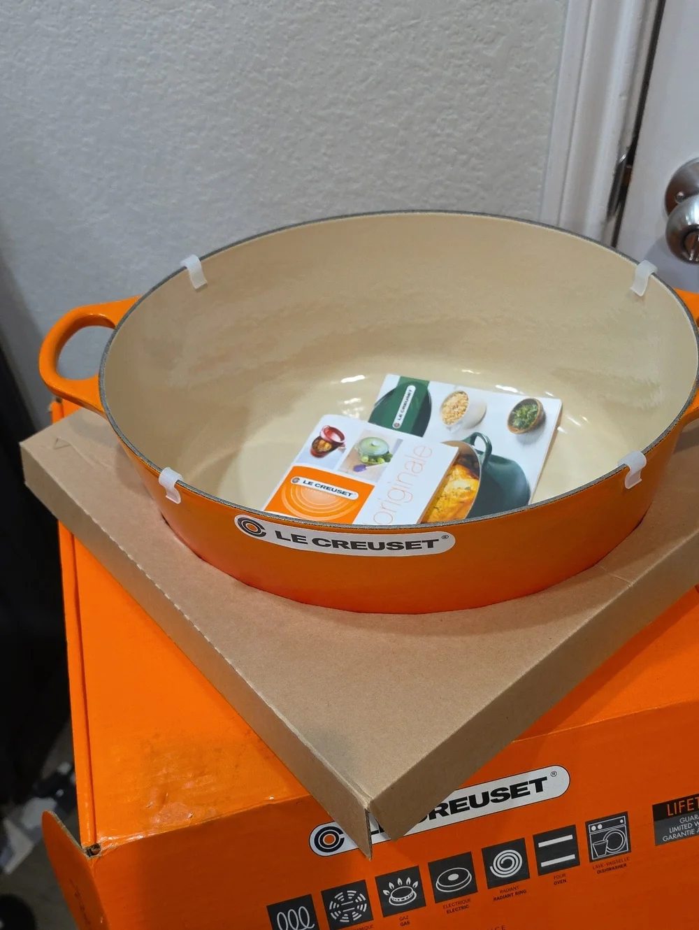 Le Creuset 8QT Enamel Cast Iron Oval Dutch Oven- Flame